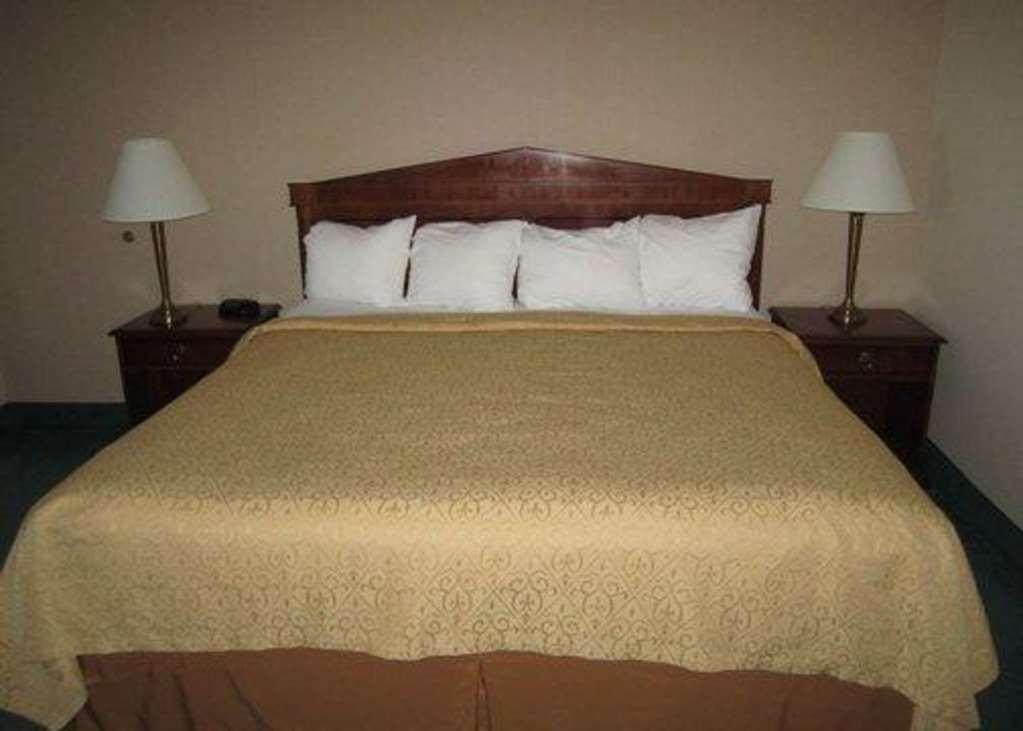 Quality Inn New Liskeard Room photo